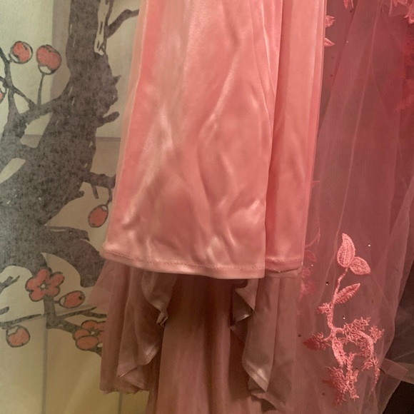 Stunning Amelia Couture prom dress. - Picture 4 of 4